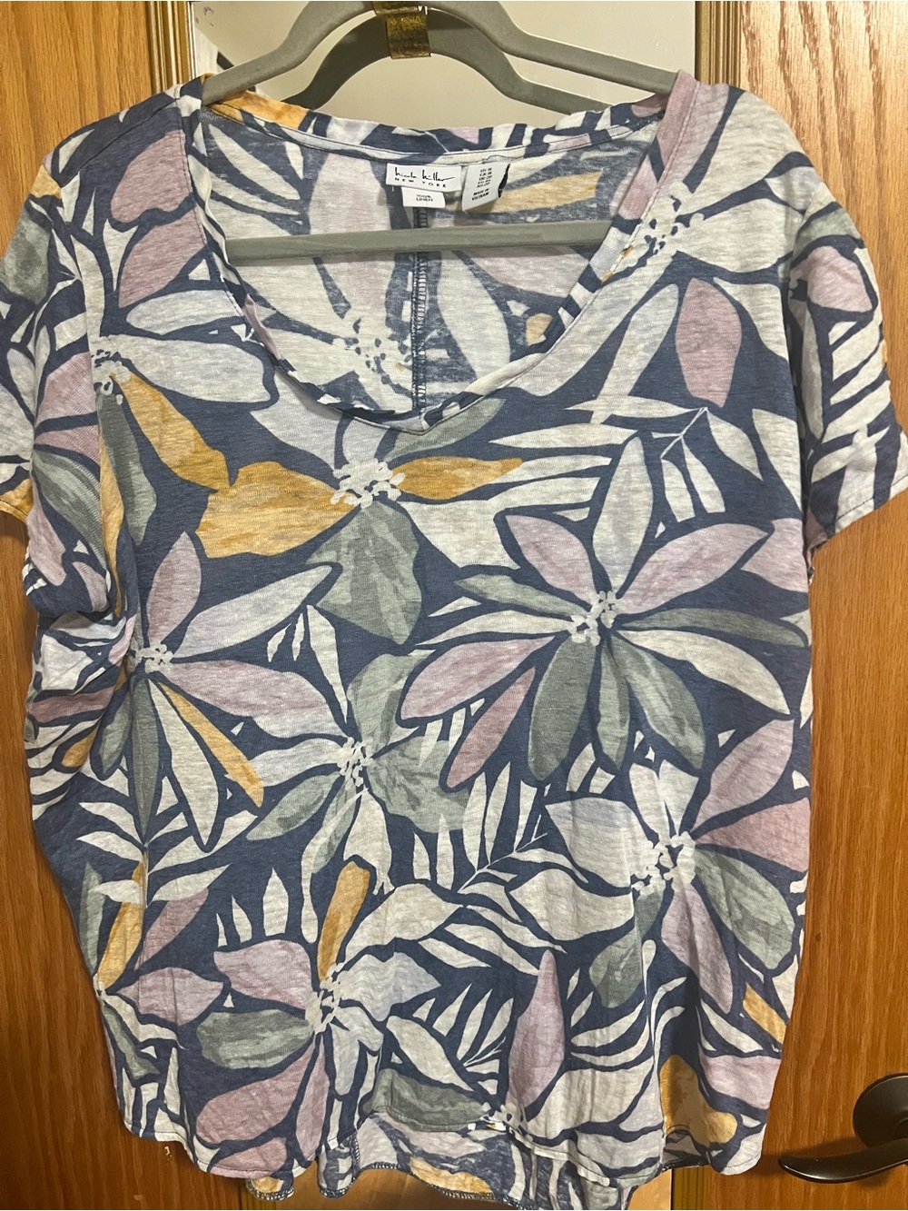 Nicole Miller Floral V-Neck 100% LinenShort Sleeve Tee in Blue, Pink & Gold